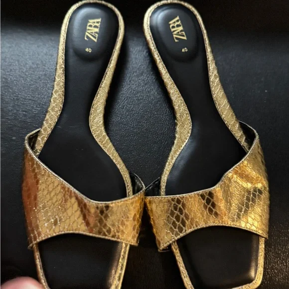 Zara Gold and Black Sandals with Luxurious Design - Picture 2 of 4